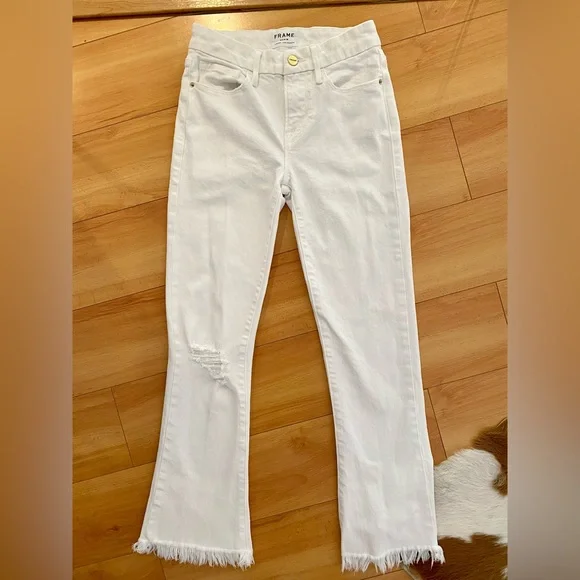 Frame “Le Crop Mid-Rise Mini Bootcut” Jeans in White | Size 23 - Picture 6 of 17